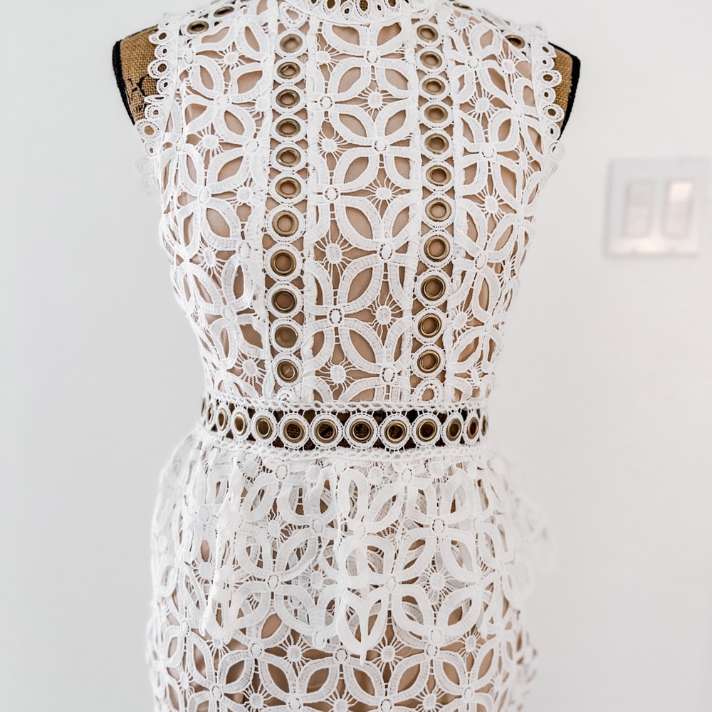 Midi lace boutique dress - Picture 3 of 5